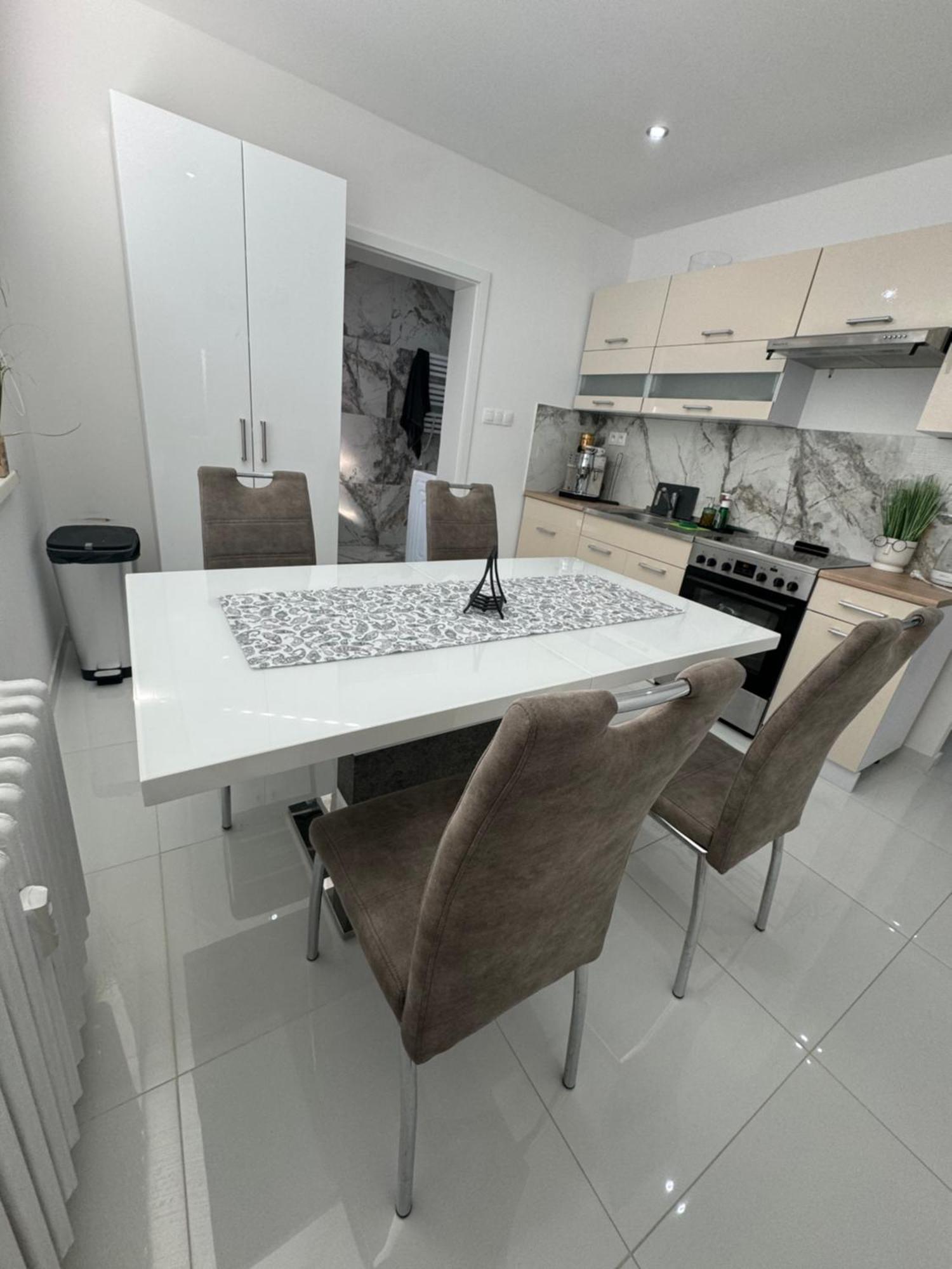 Peti Apartman Centrum Galanta Dış mekan fotoğraf